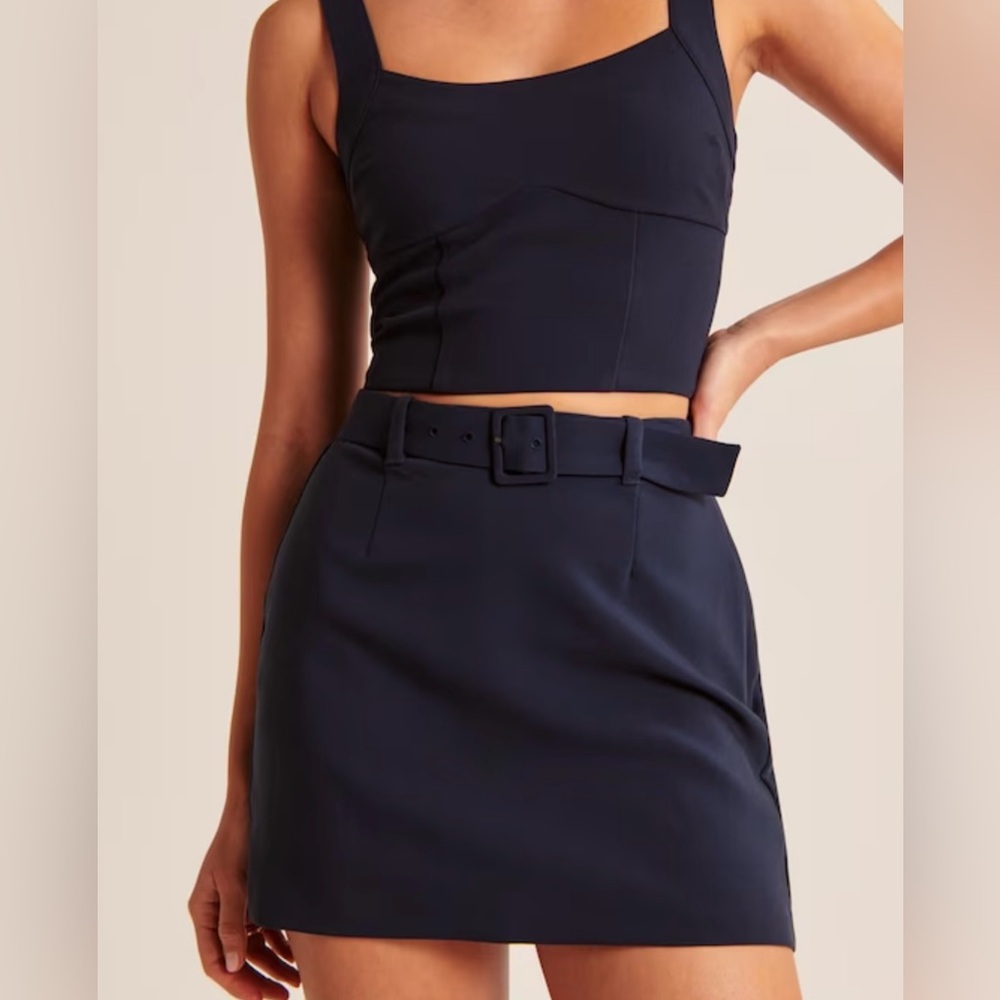 Abercrombie & Fitch Navy mini skort
